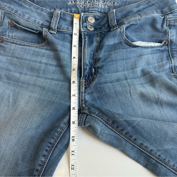 American Eagle Low Rise Artist Jean 8 Long Medium Wash
Flare Leg Y2K 2010s Denim - Picture 4 of 8